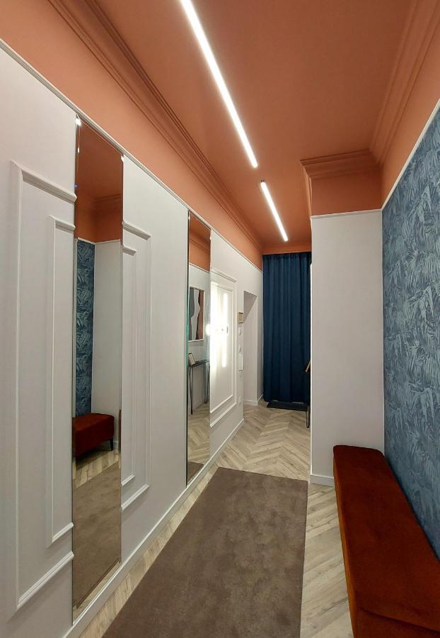 Central Gallery Apartment Debrecen Eksteriør billede