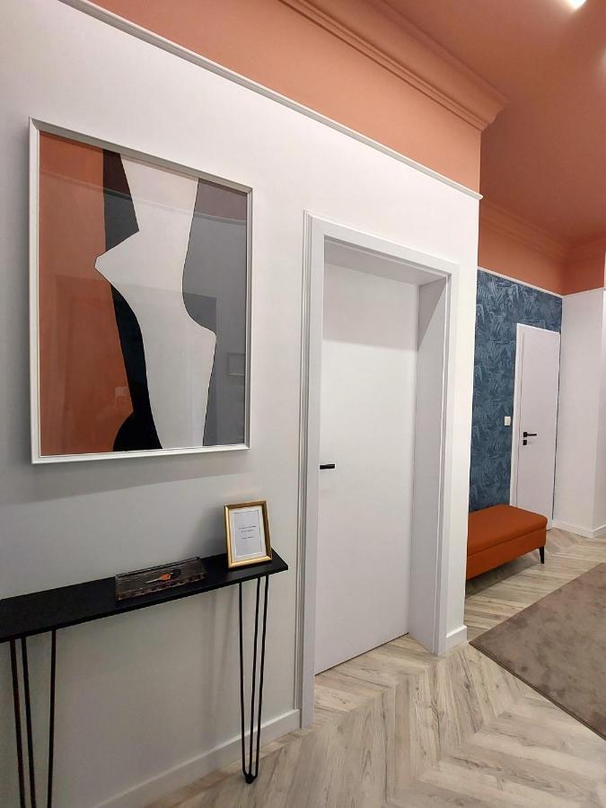 Central Gallery Apartment Debrecen Eksteriør billede