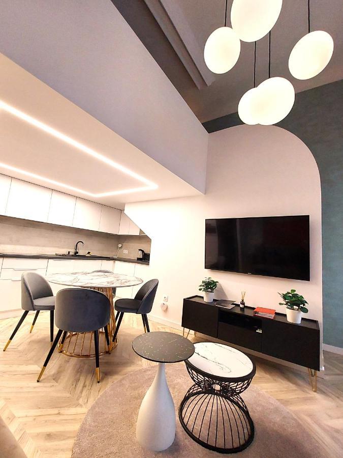 Central Gallery Apartment Debrecen Eksteriør billede